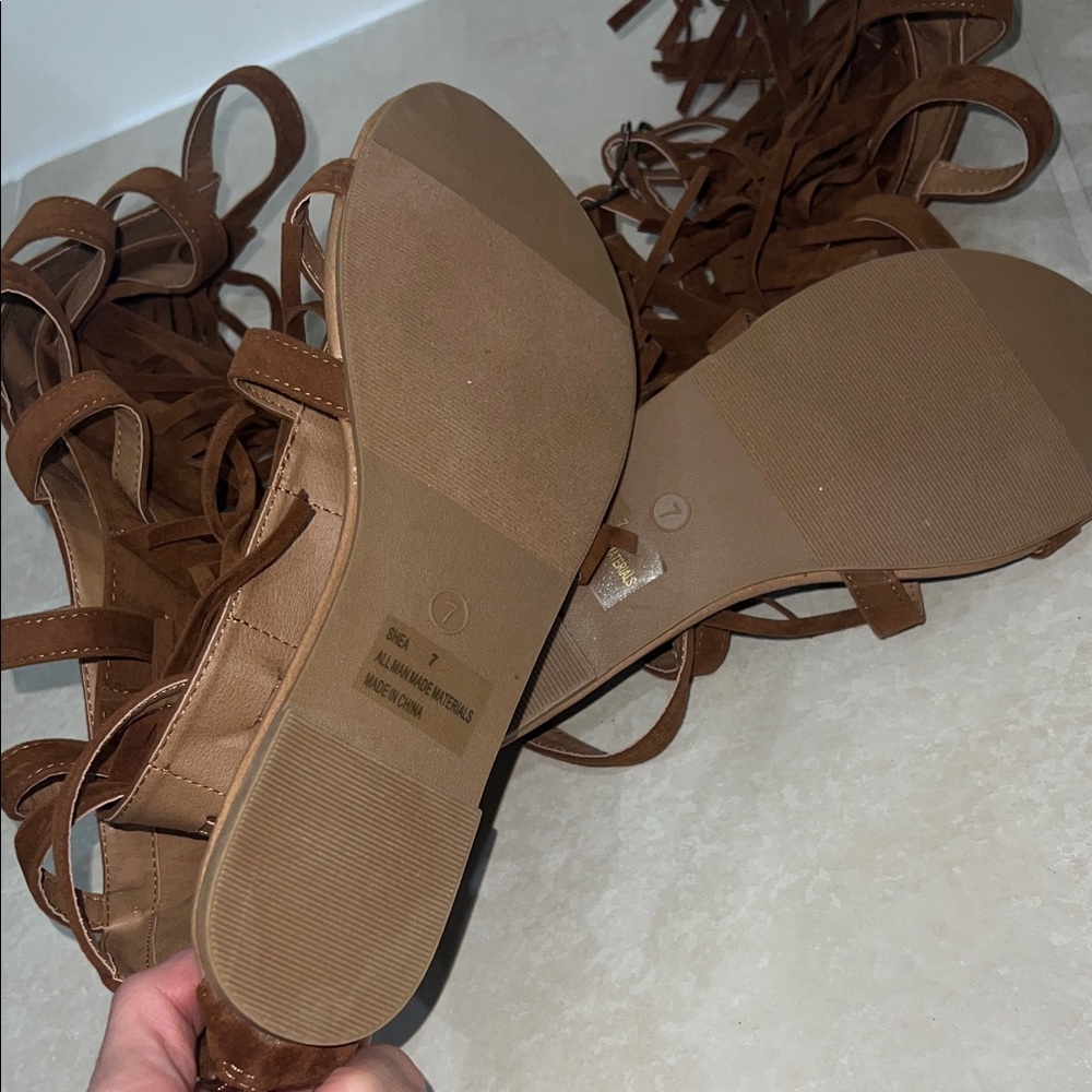 Brown Fringe Gladiator Sandals NEW Size 7 - Picture 9 of 15